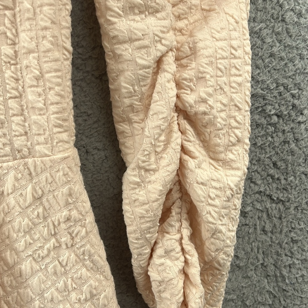 ZARA beige peplum with rusched sleeves size small too - Picture 3 of 7